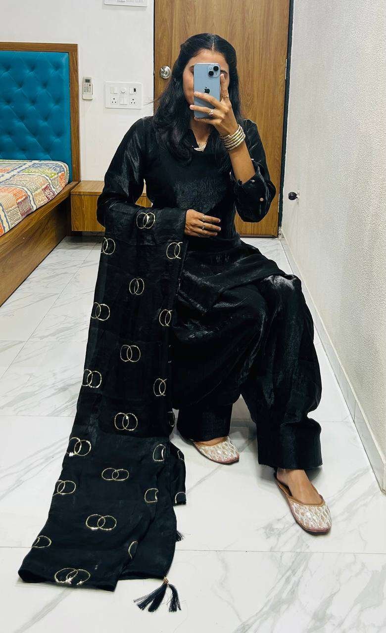 E7BTtR.jpg Women's Fendi Silk Solid Muslim Straight Kurti With Pant and Dupatta set
