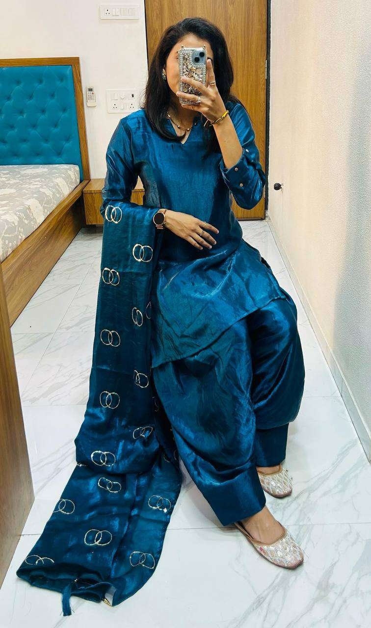 OZgbrn.jpg Women's Fendi Silk Solid Muslim Straight Kurti With Pant and Dupatta set - Image 10
