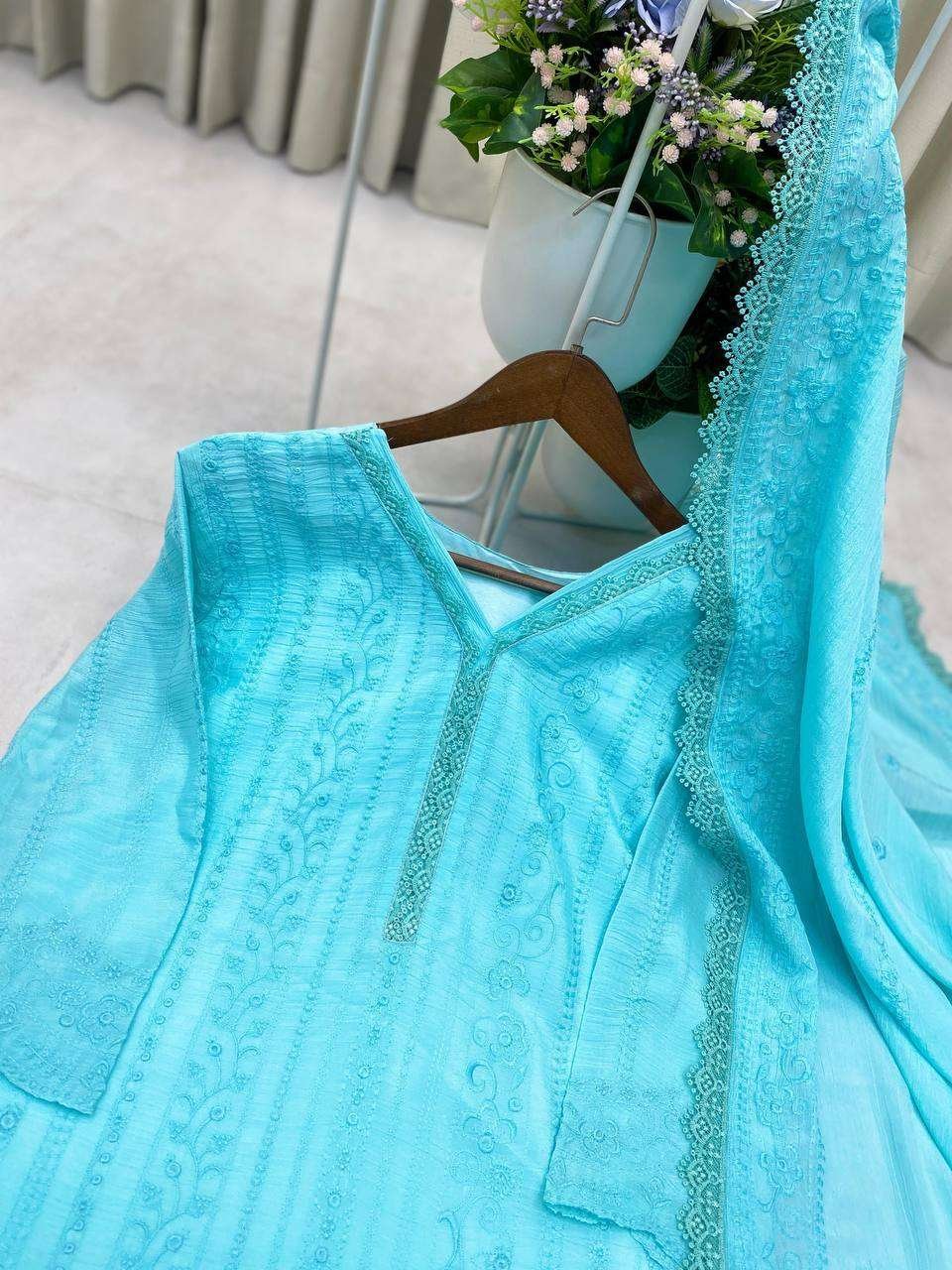 QAFVWy.jpg Women's Chinon Silk with Cotton Thread Embroidery Straight Kurti With Pant and Dupatta set - Image 18