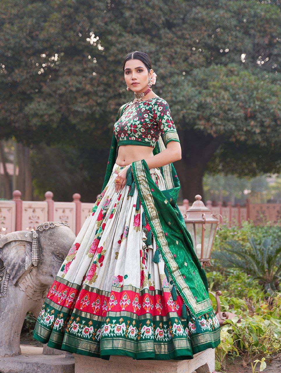 ozyV0N.jpg Women's Patola Print Tussar Silk Lehenga Choli Dupatta Set - Image 8