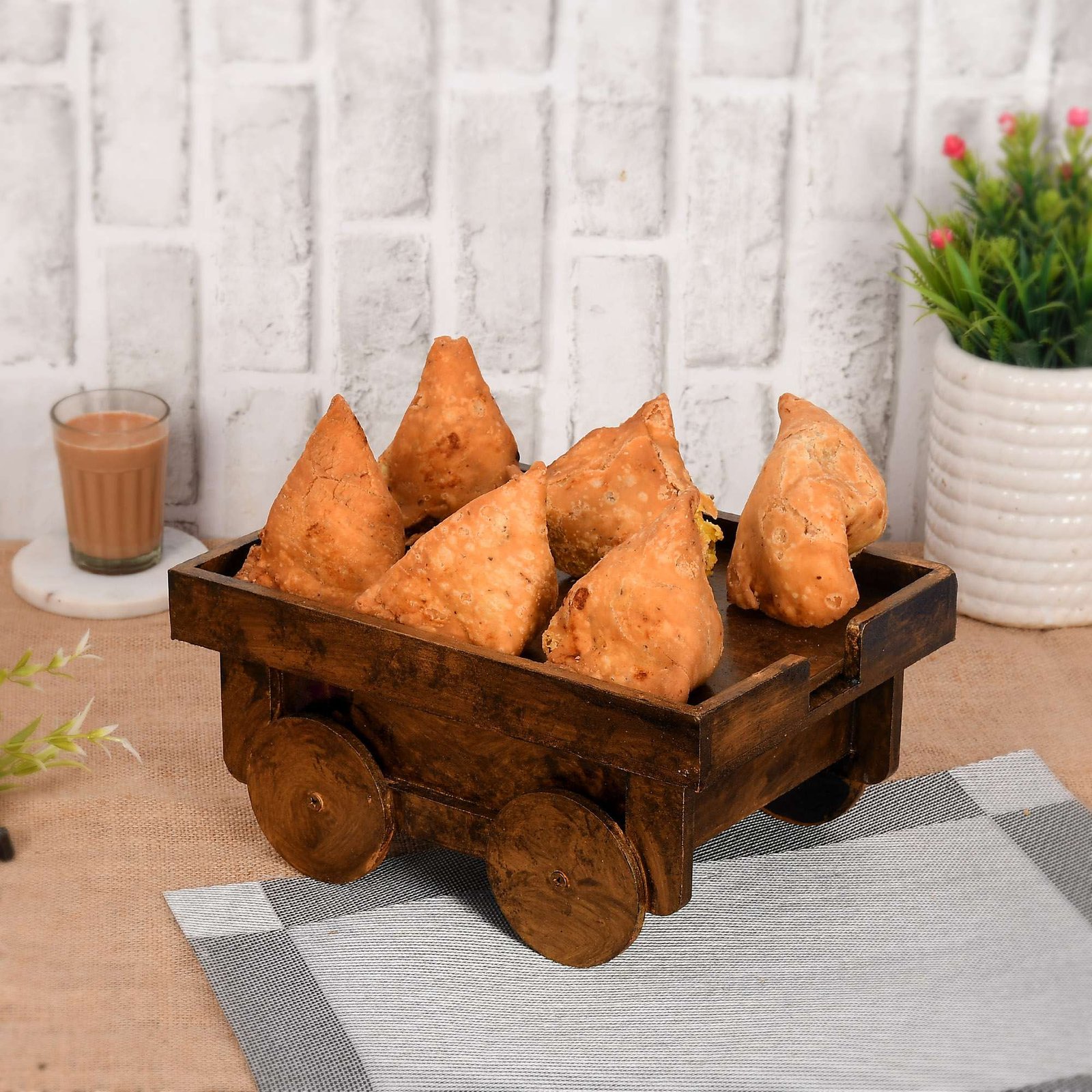 wRnr8V.jpg Wooden samosa tray